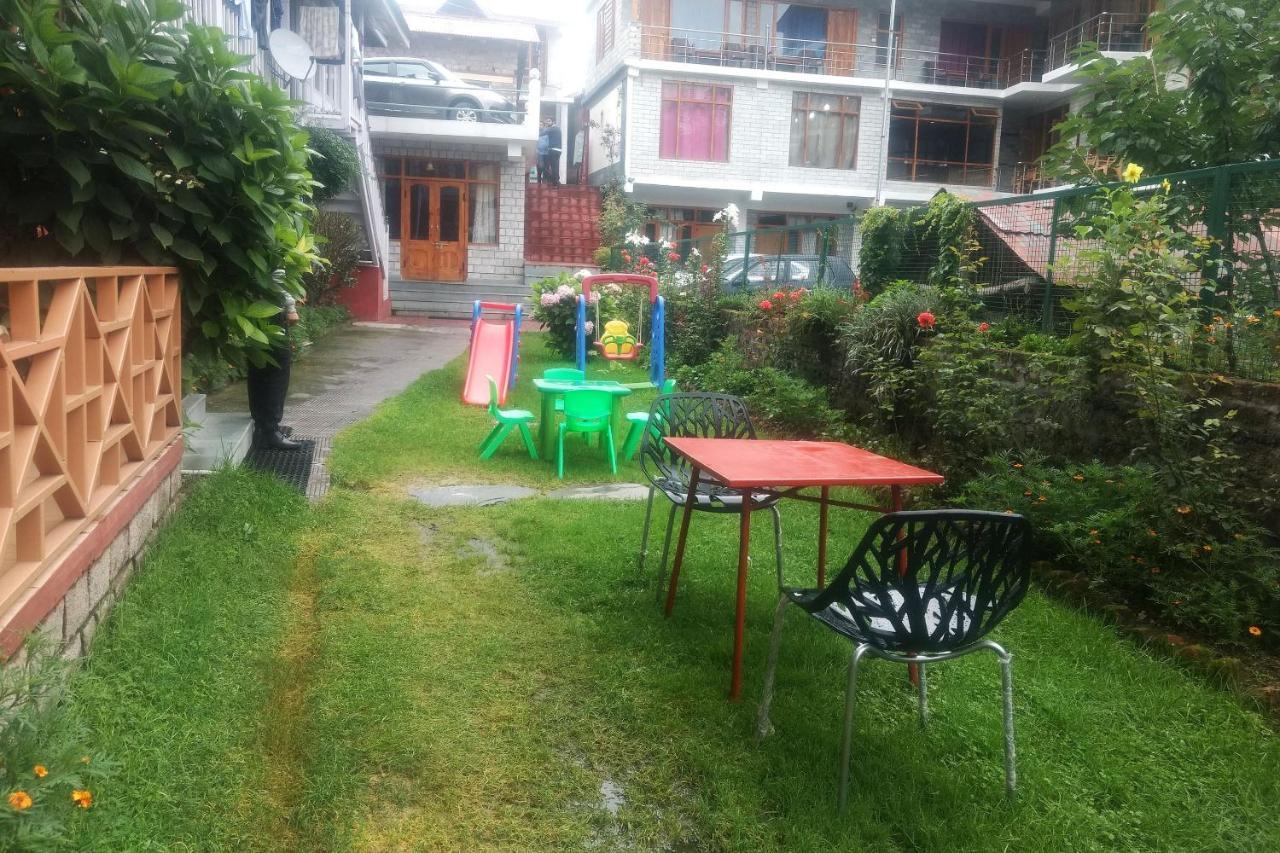 Tourist Nest Old Manali Hotel Buitenkant foto